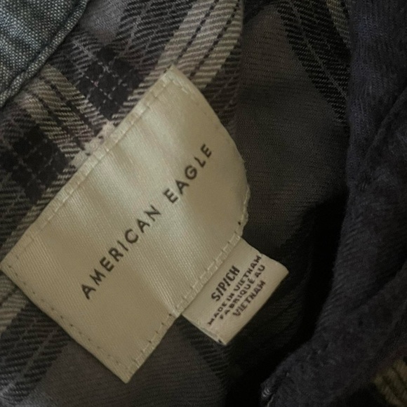 Checkered cropped button up flannel style shirt - Picture 7 of 7